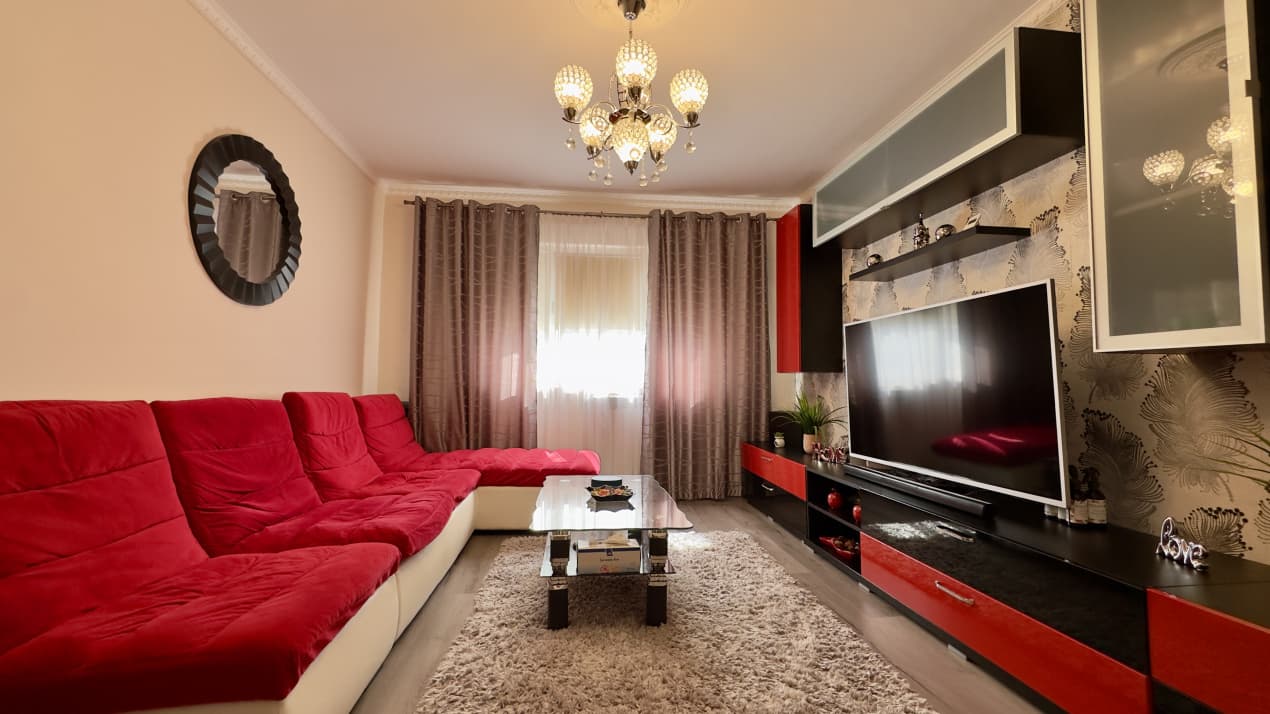 Apartament 4 camere, etaj intermediar, zona CET – ideal pentru familie — fotografie a proprietății 1