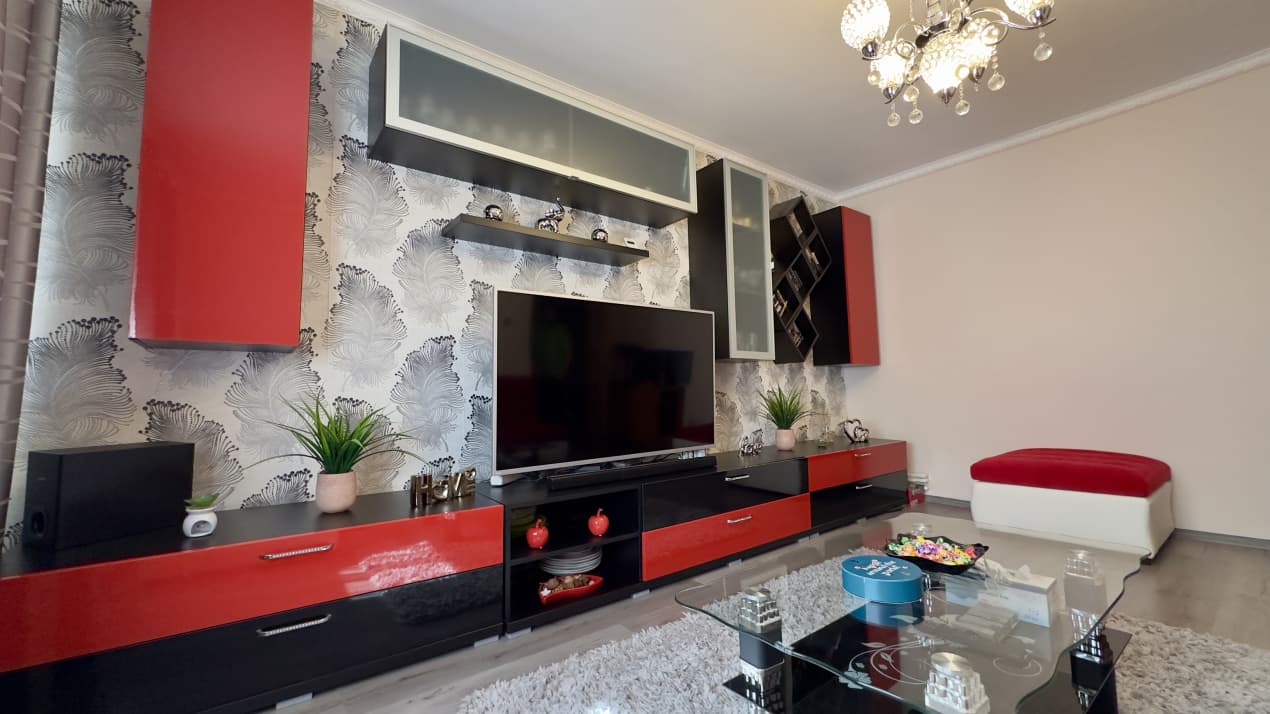 Apartament 4 camere, etaj intermediar, zona CET – ideal pentru familie — fotografie a proprietății 9