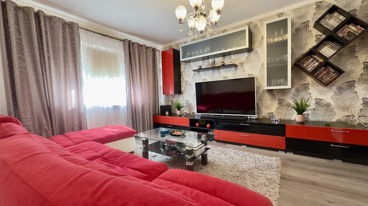 Apartament 4 camere, etaj intermediar, zona CET – ideal pentru familie — fotografie a proprietății 11