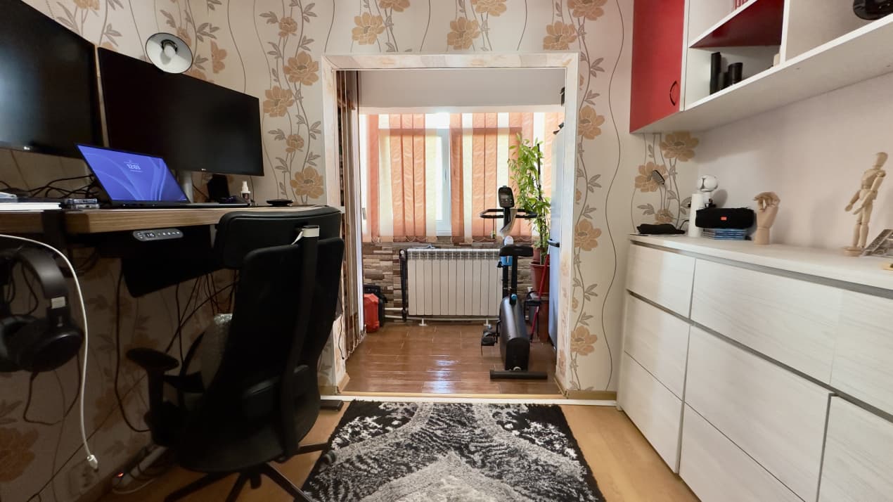 Apartament 4 camere, etaj intermediar, zona CET – ideal pentru familie — fotografie a proprietății 5