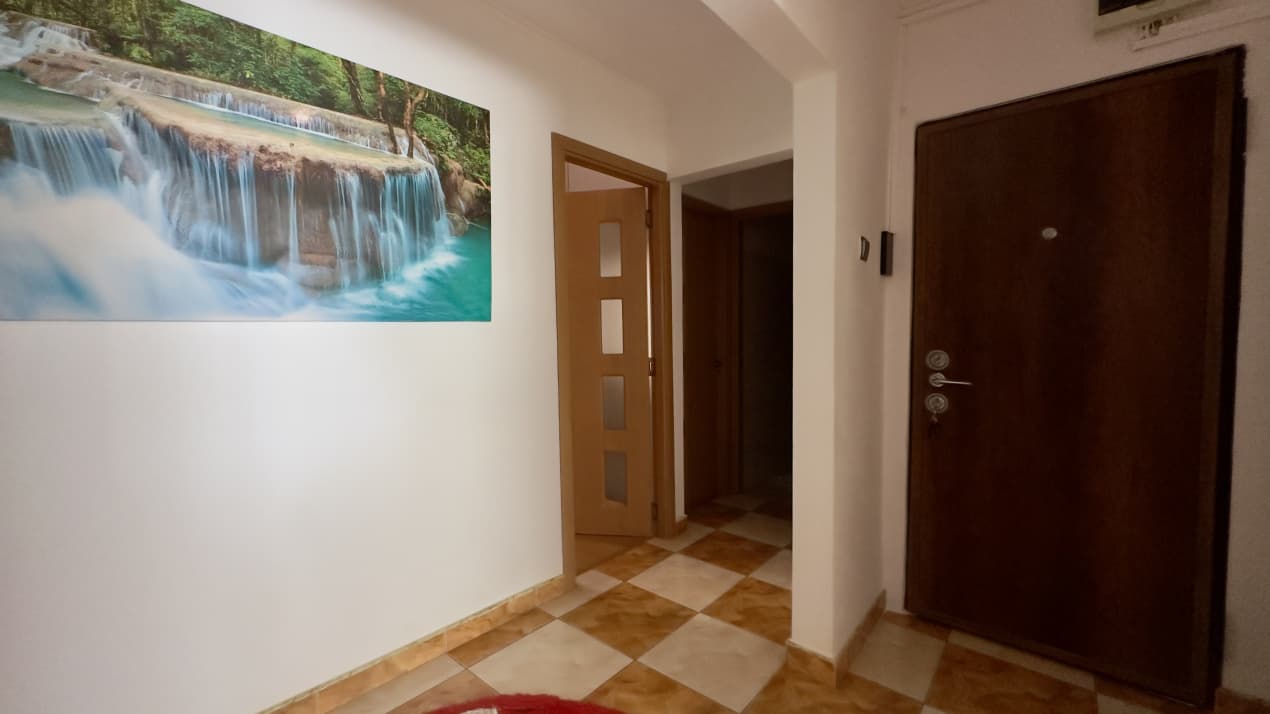 Apartament 4 camere, etaj intermediar, zona CET – ideal pentru familie — fotografie a proprietății 18