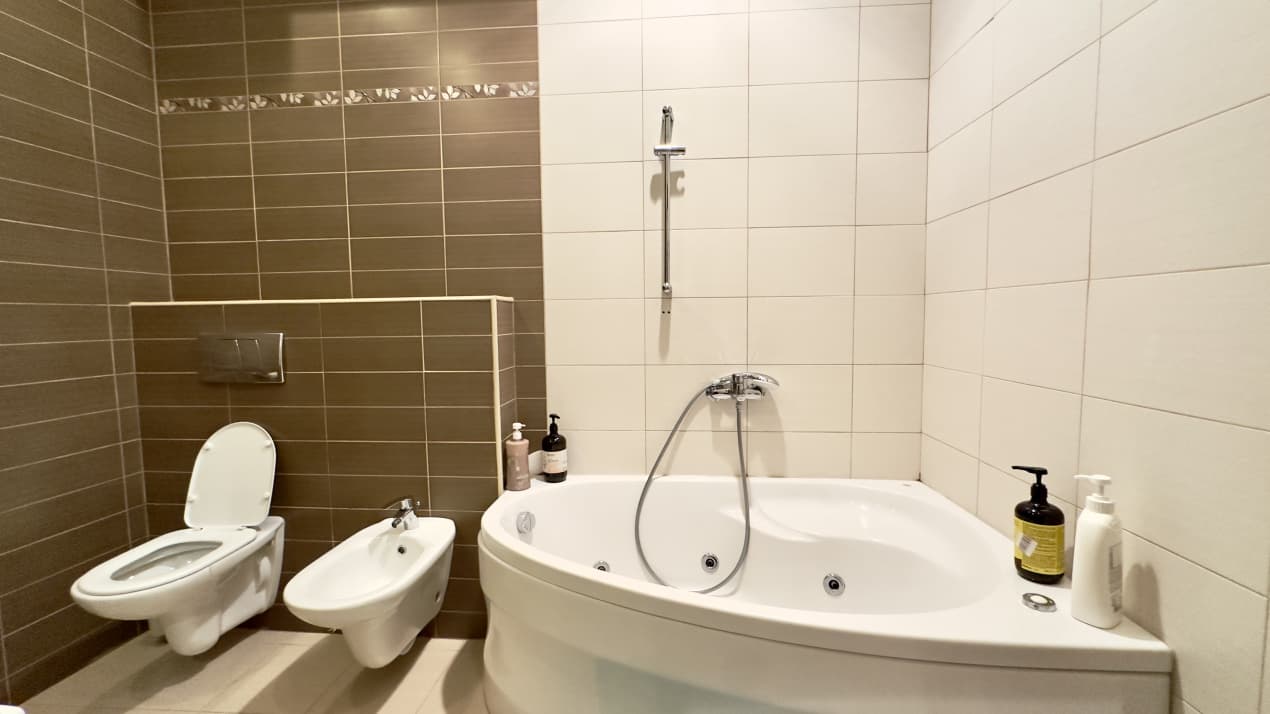 Apartament premium 3 camere | 148 mp | 2 parcări | 3 balcoane | Mamaia Nord — fotografie a proprietății 4